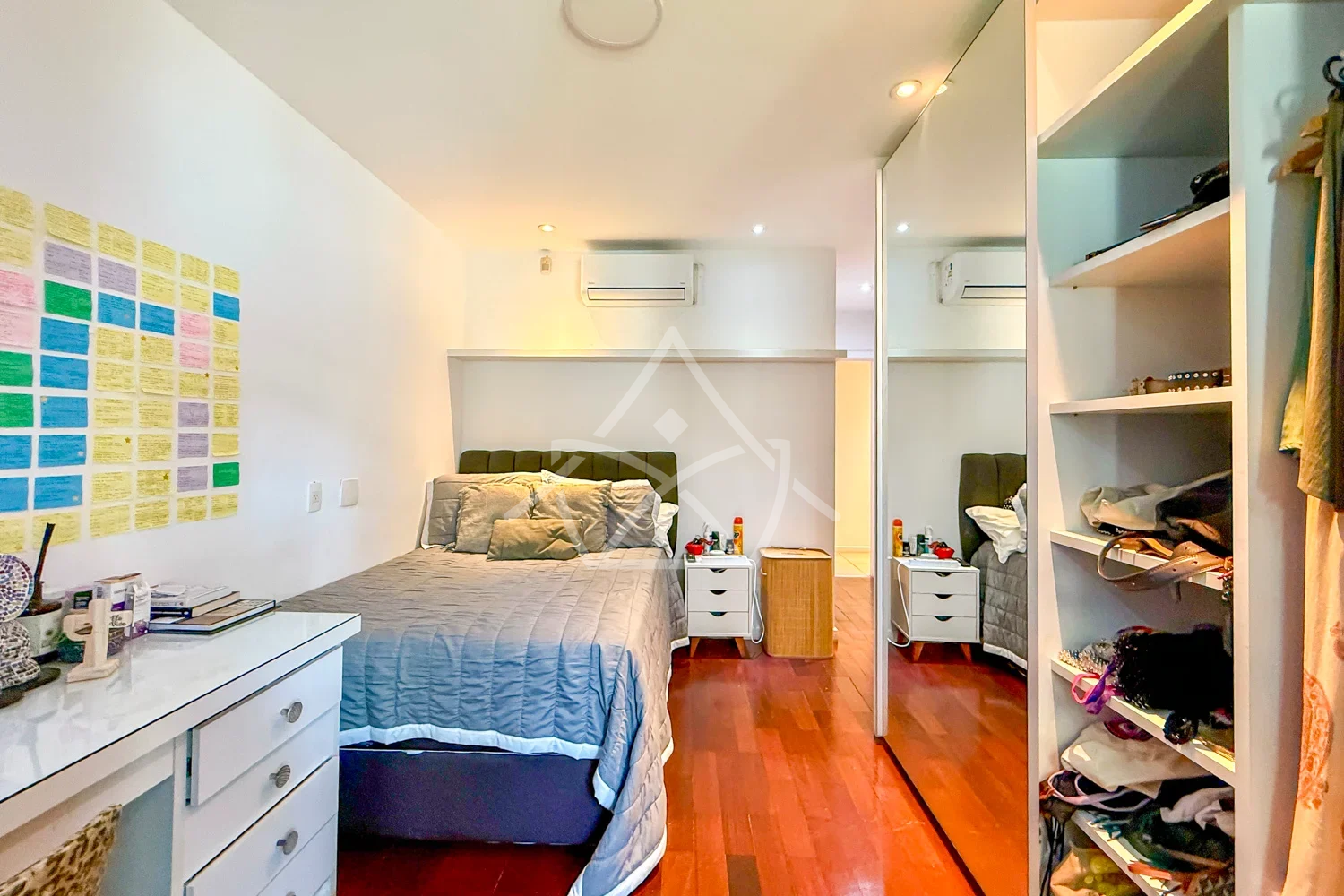 Duplex em Estilo Tradicional à Venda na Barra da Tijuca RJ