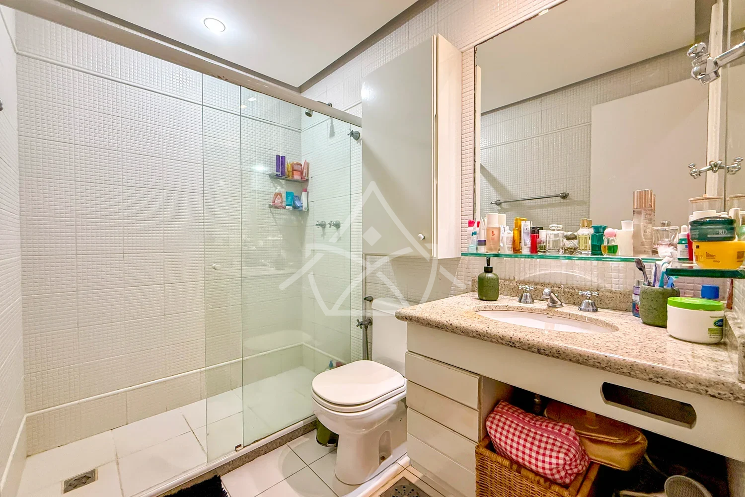 Duplex em Estilo Tradicional à Venda na Barra da Tijuca RJ
