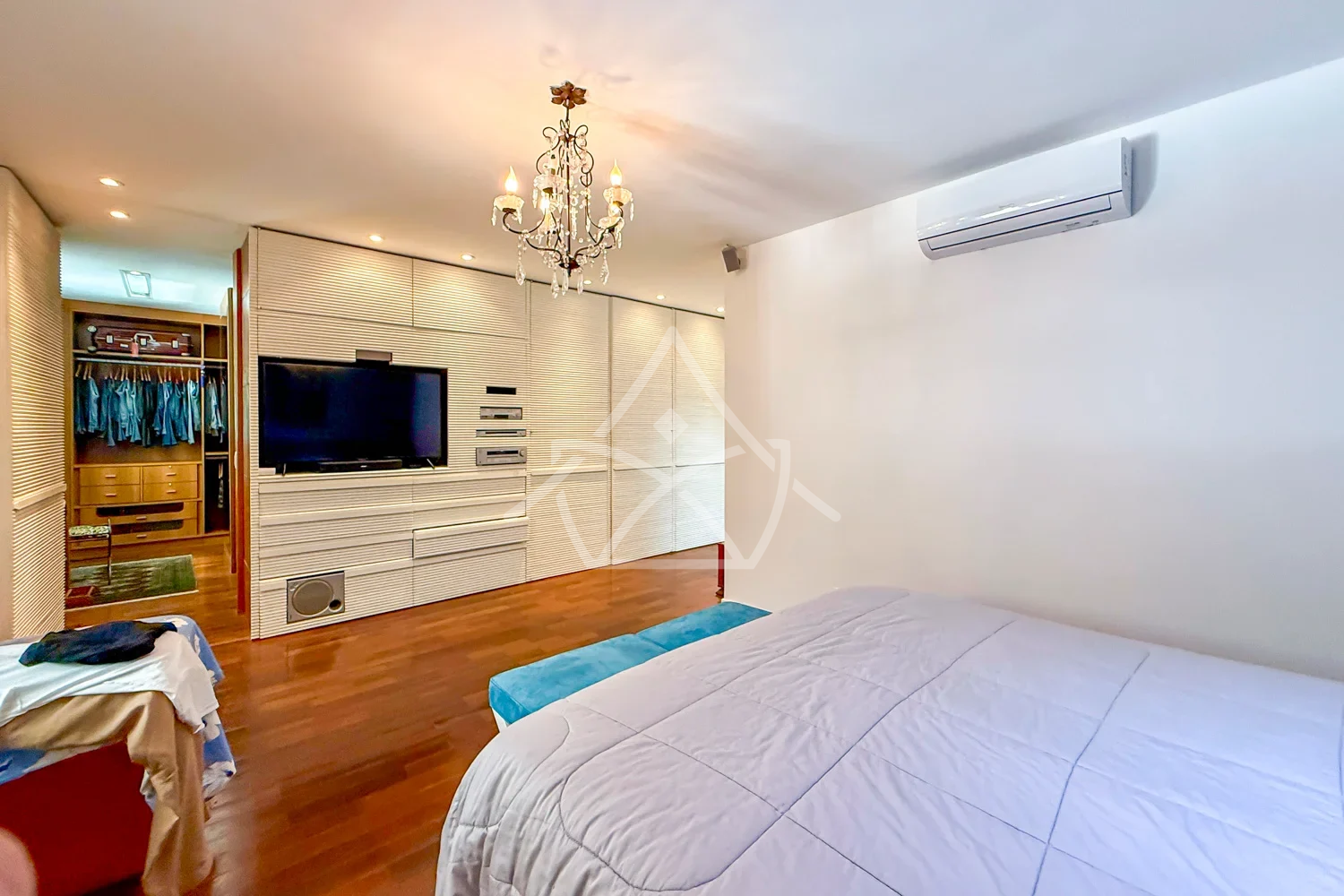 Duplex em Estilo Tradicional à Venda na Barra da Tijuca RJ
