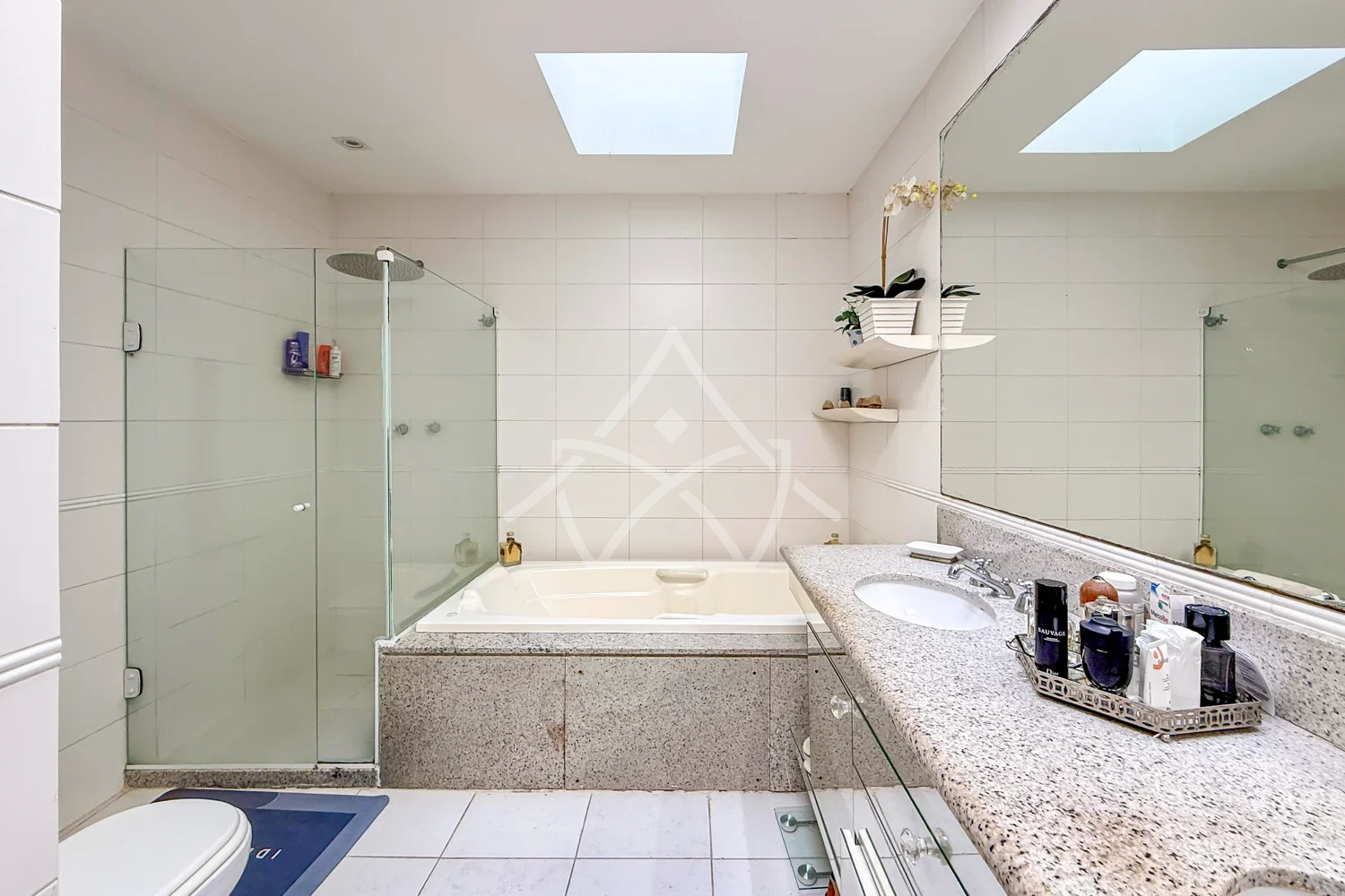 Duplex em Estilo Tradicional à Venda na Barra da Tijuca RJ