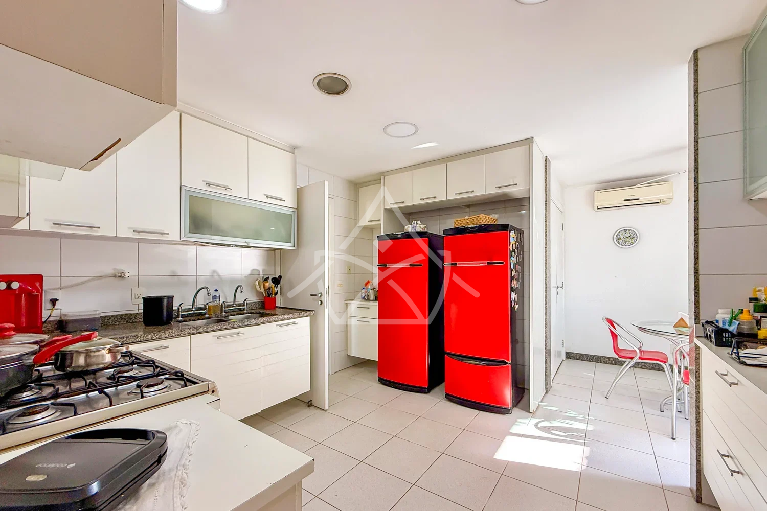 Duplex em Estilo Tradicional à Venda na Barra da Tijuca RJ
