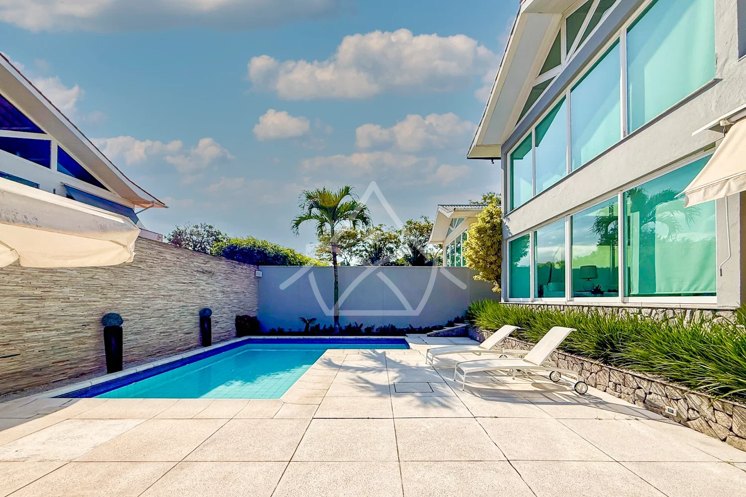 Duplex em Estilo Tradicional à Venda na Barra da Tijuca RJ