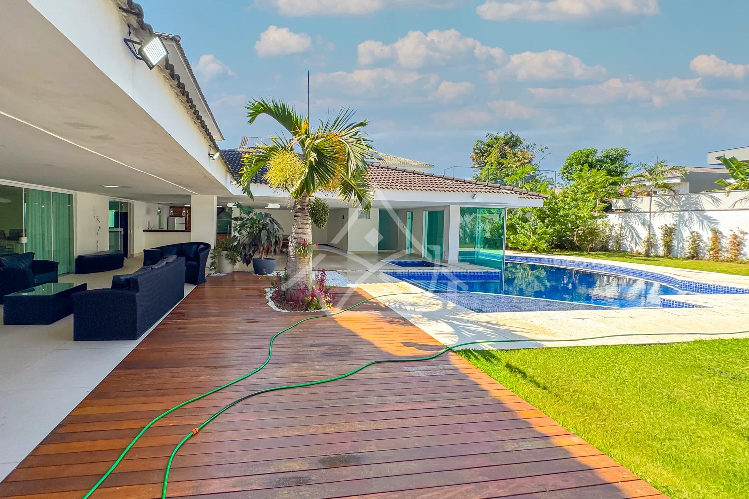 Venda com 5 Suítes na Barra da Tijuca RJ