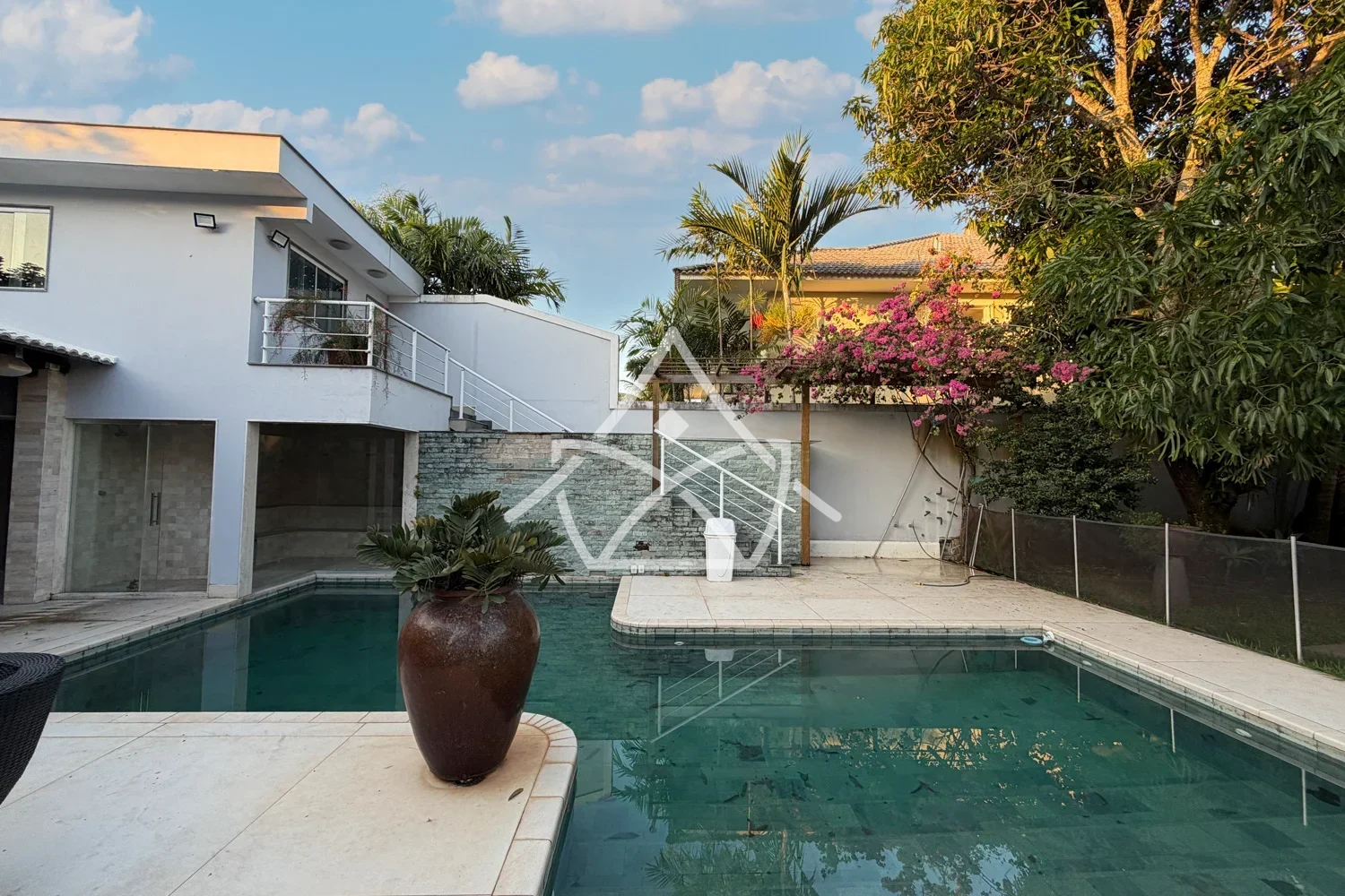 À Venda com 5 Suítes e Espaço Multiuso na Barra da Tijuca