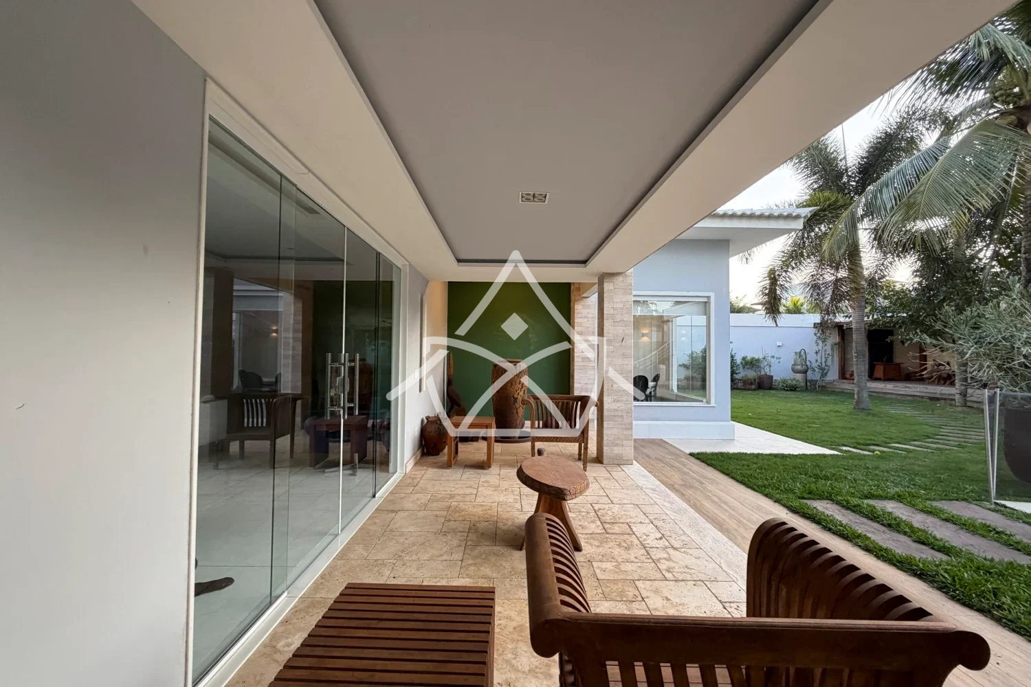 À Venda com 5 Suítes e Espaço Multiuso na Barra da Tijuca
