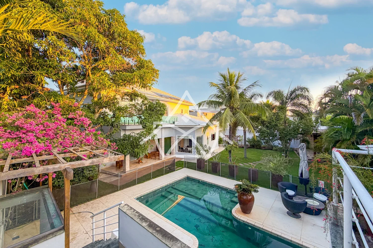 À Venda com 5 Suítes e Espaço Multiuso na Barra da Tijuca