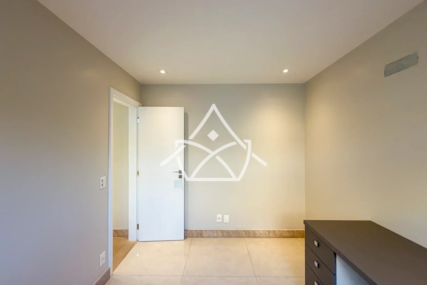 Triplex à Venda com 3 Suítes e Escritório no Recreio RJ