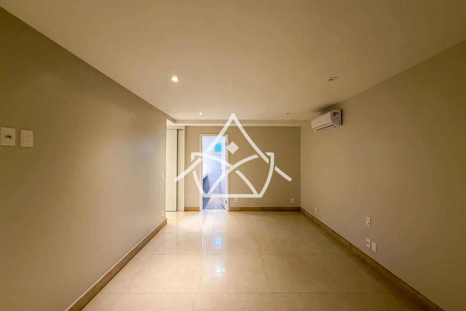 Triplex à Venda com 3 Suítes e Escritório no Recreio RJ