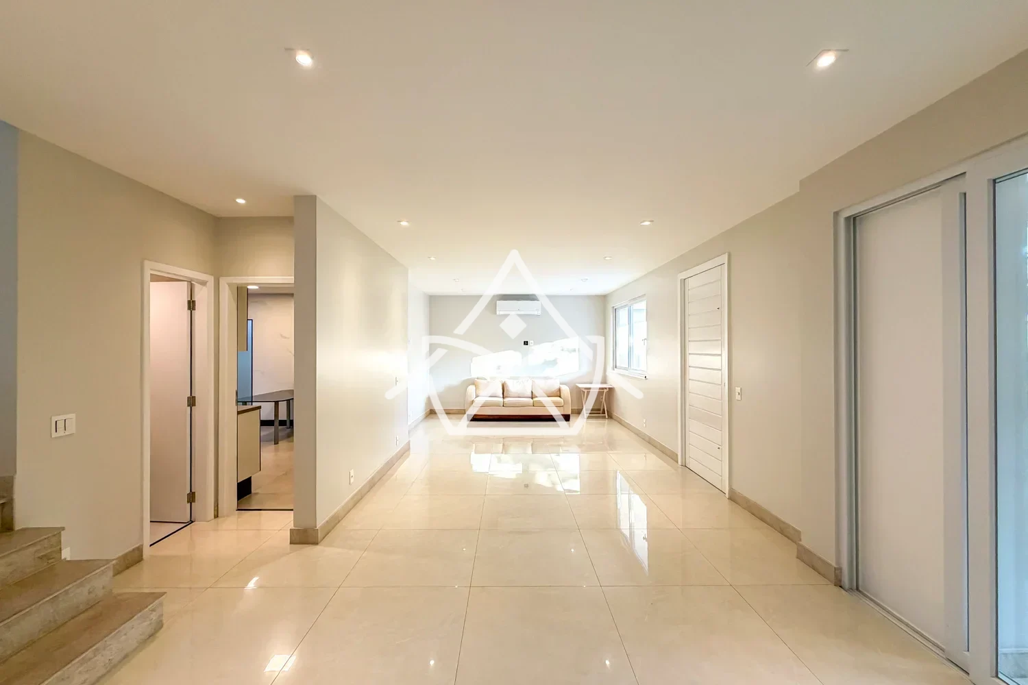 Triplex à Venda com 3 Suítes e Escritório no Recreio RJ