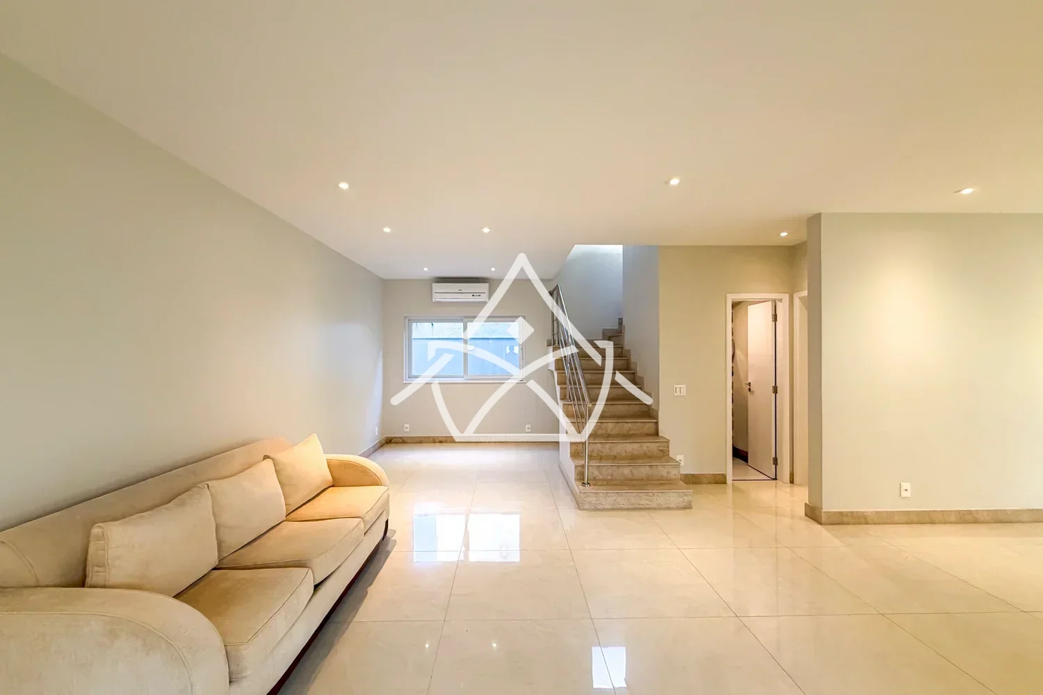 Triplex à Venda com 3 Suítes e Escritório no Recreio RJ