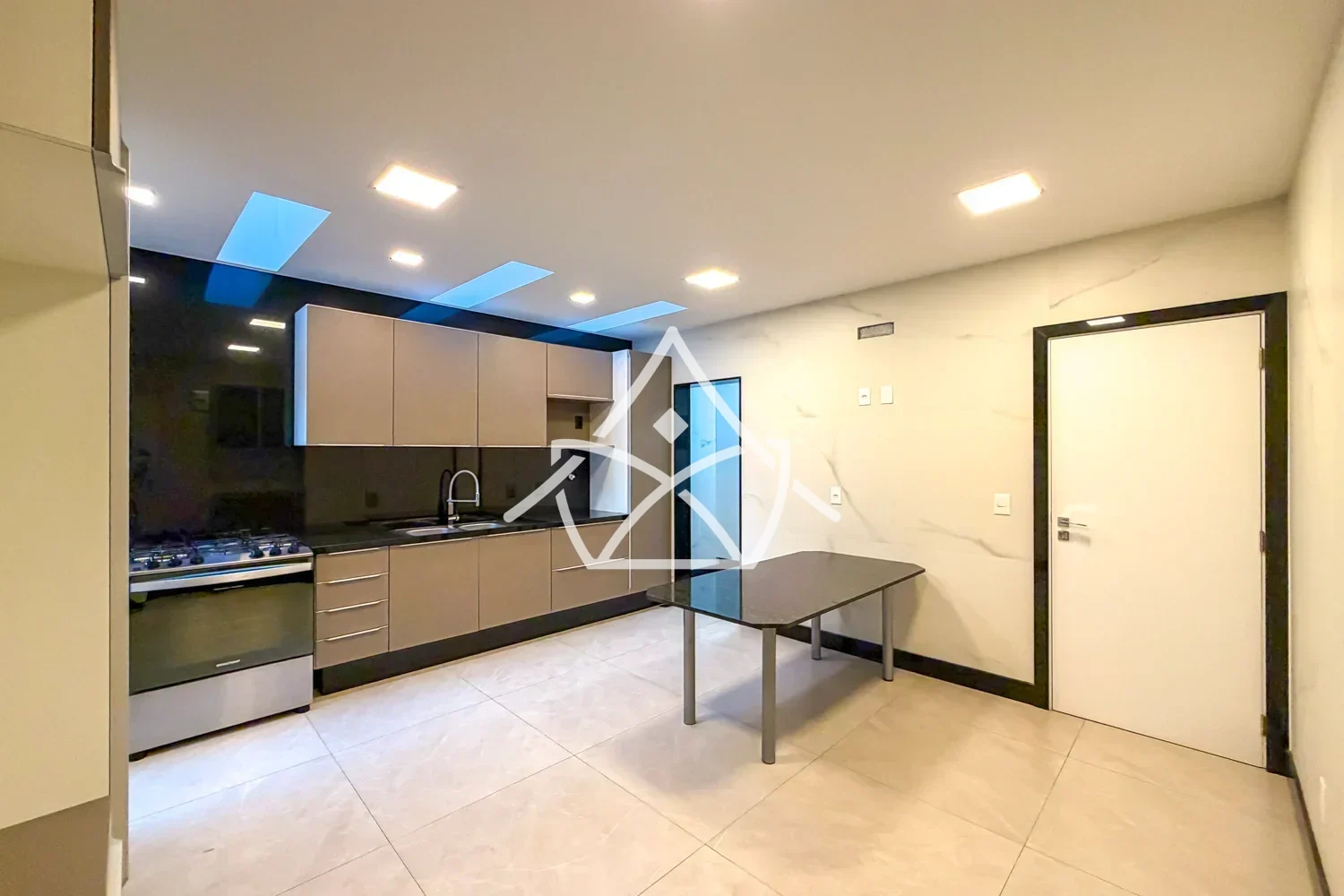 Triplex à Venda com 3 Suítes e Escritório no Recreio RJ