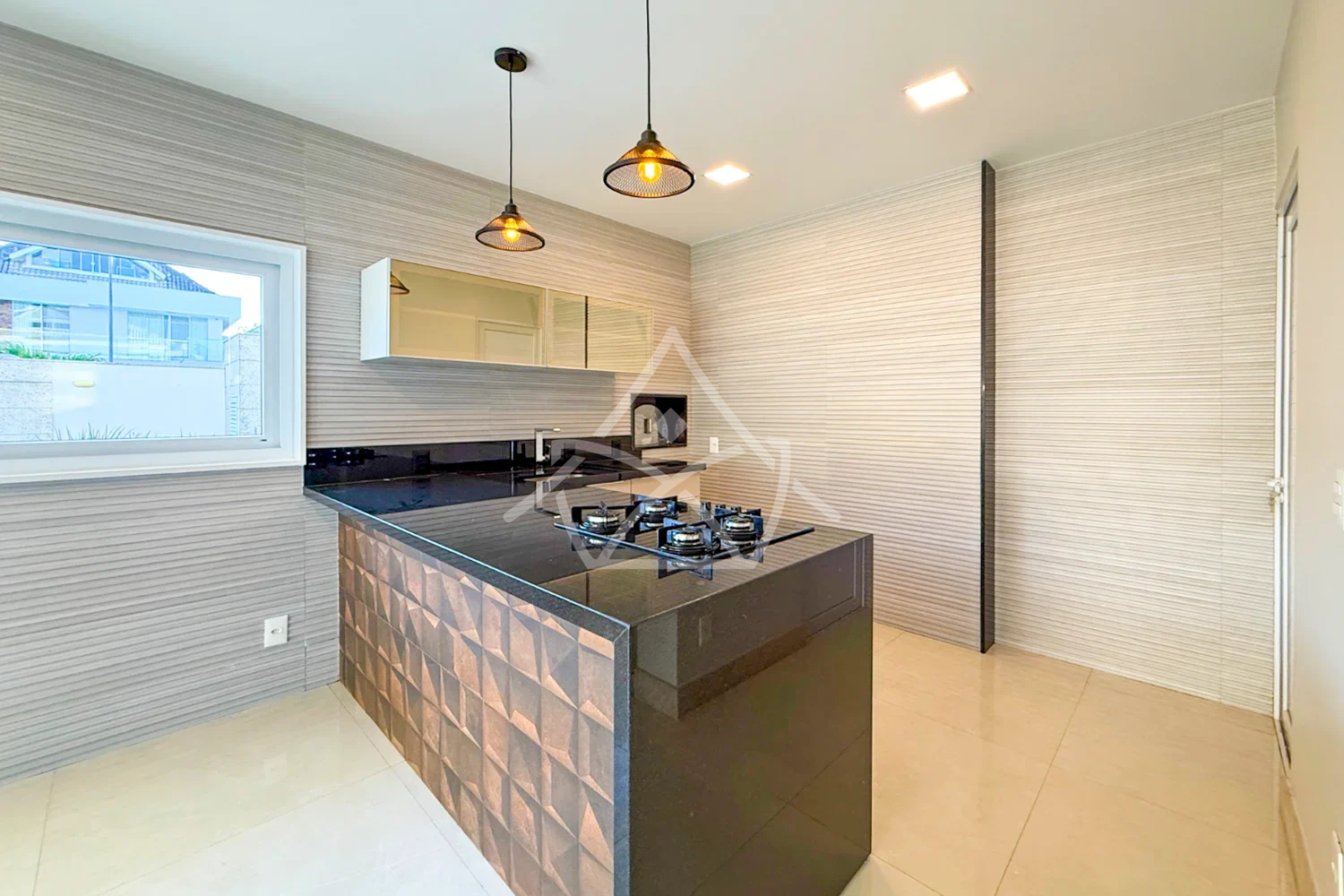 Triplex à Venda com 3 Suítes e Escritório no Recreio RJ