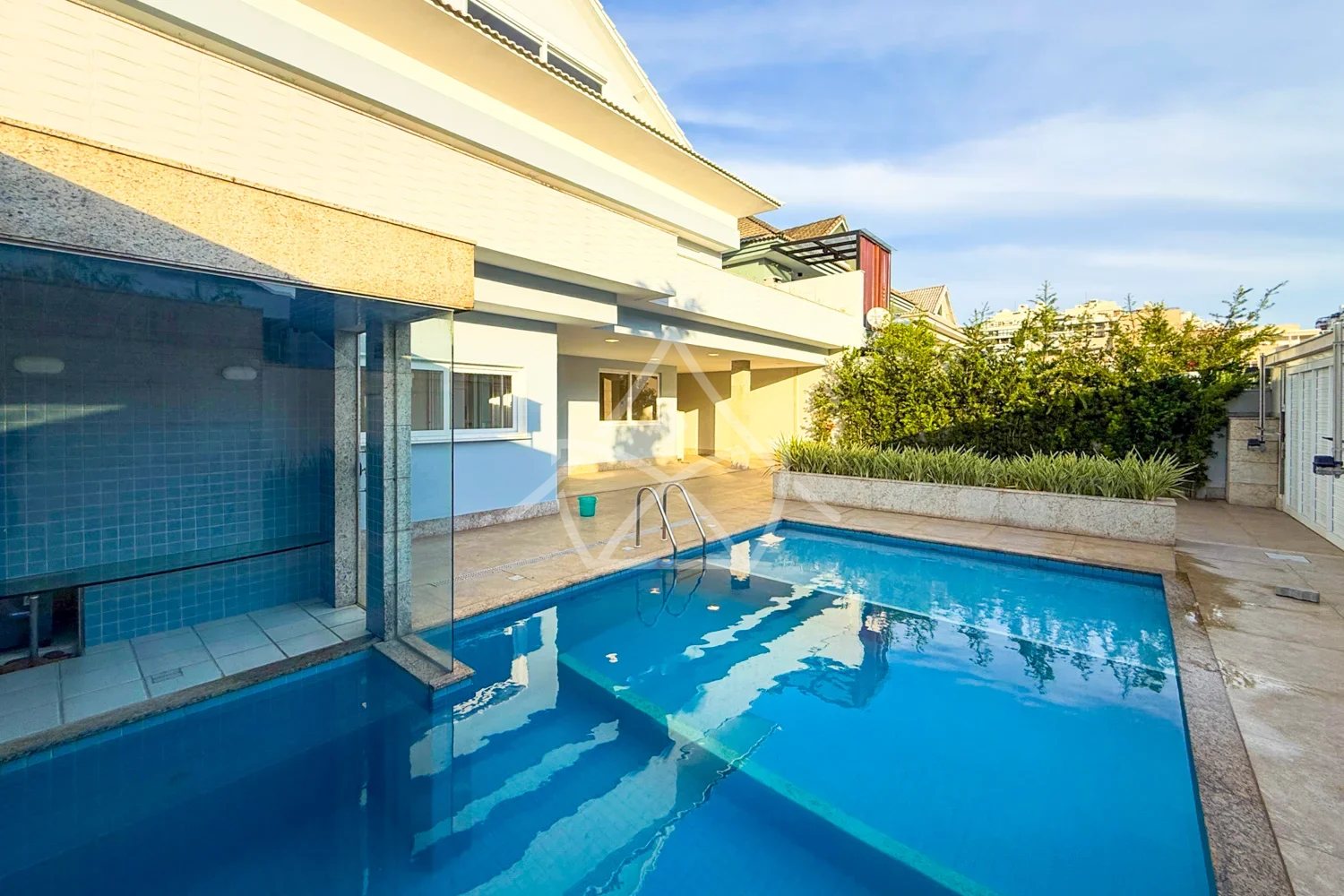 Triplex à Venda com 3 Suítes e Escritório no Recreio RJ