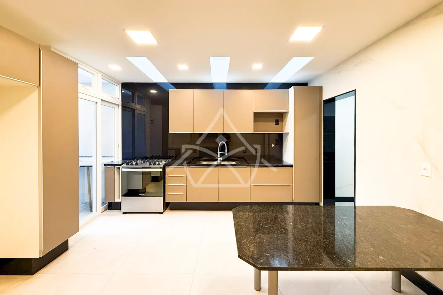 Triplex à Venda com 3 Suítes e Escritório no Recreio RJ