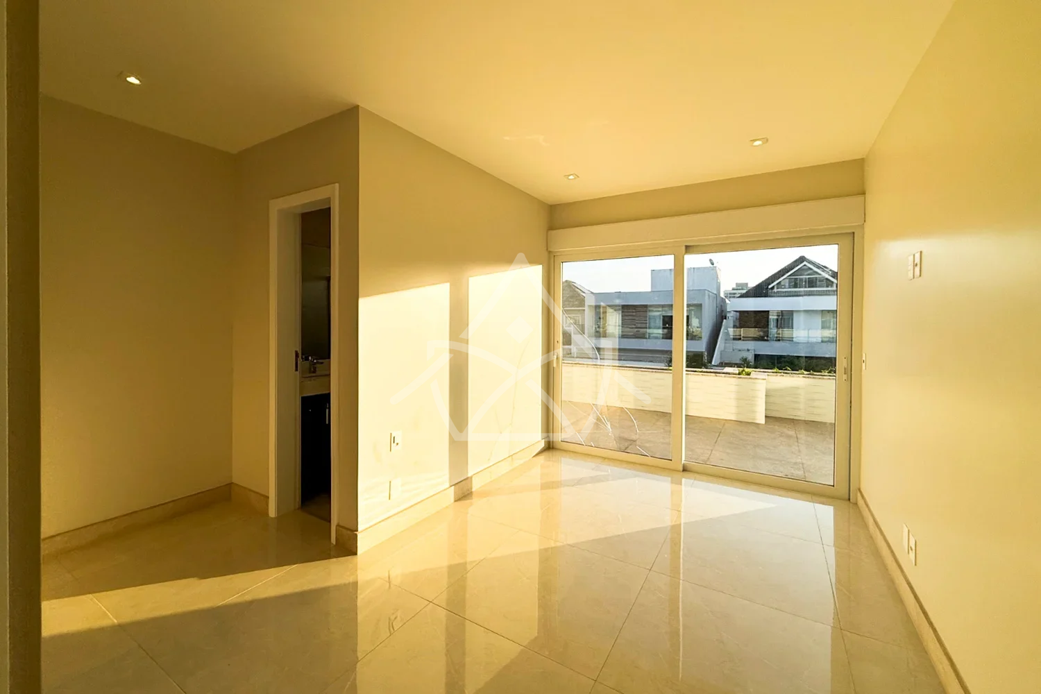 Triplex à Venda com 3 Suítes e Escritório no Recreio RJ