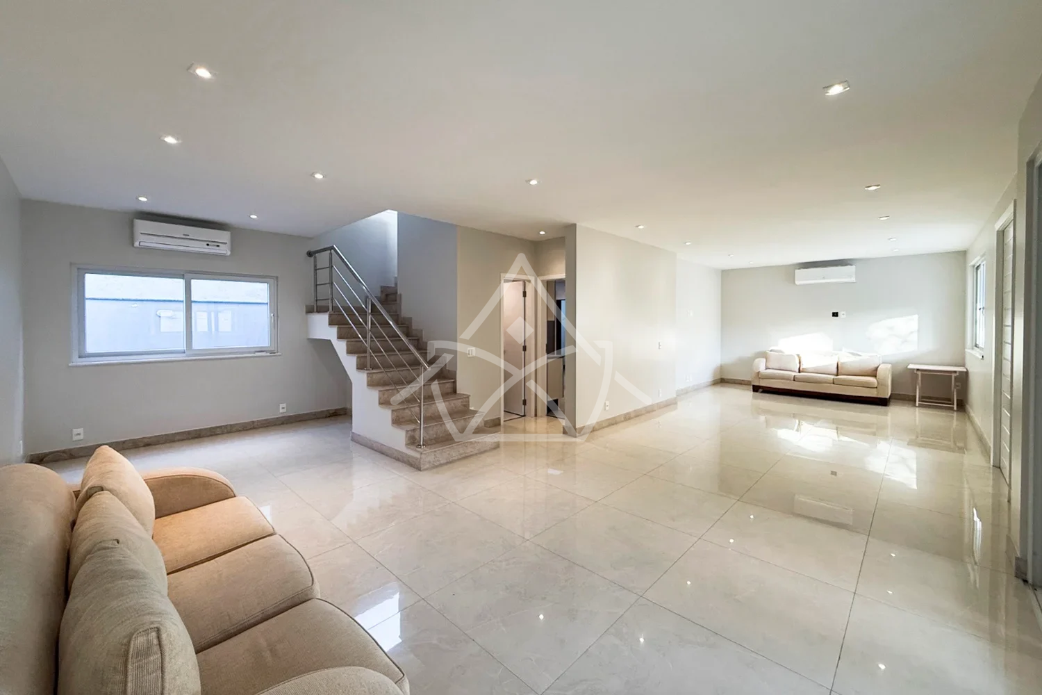 Triplex à Venda com 3 Suítes e Escritório no Recreio RJ