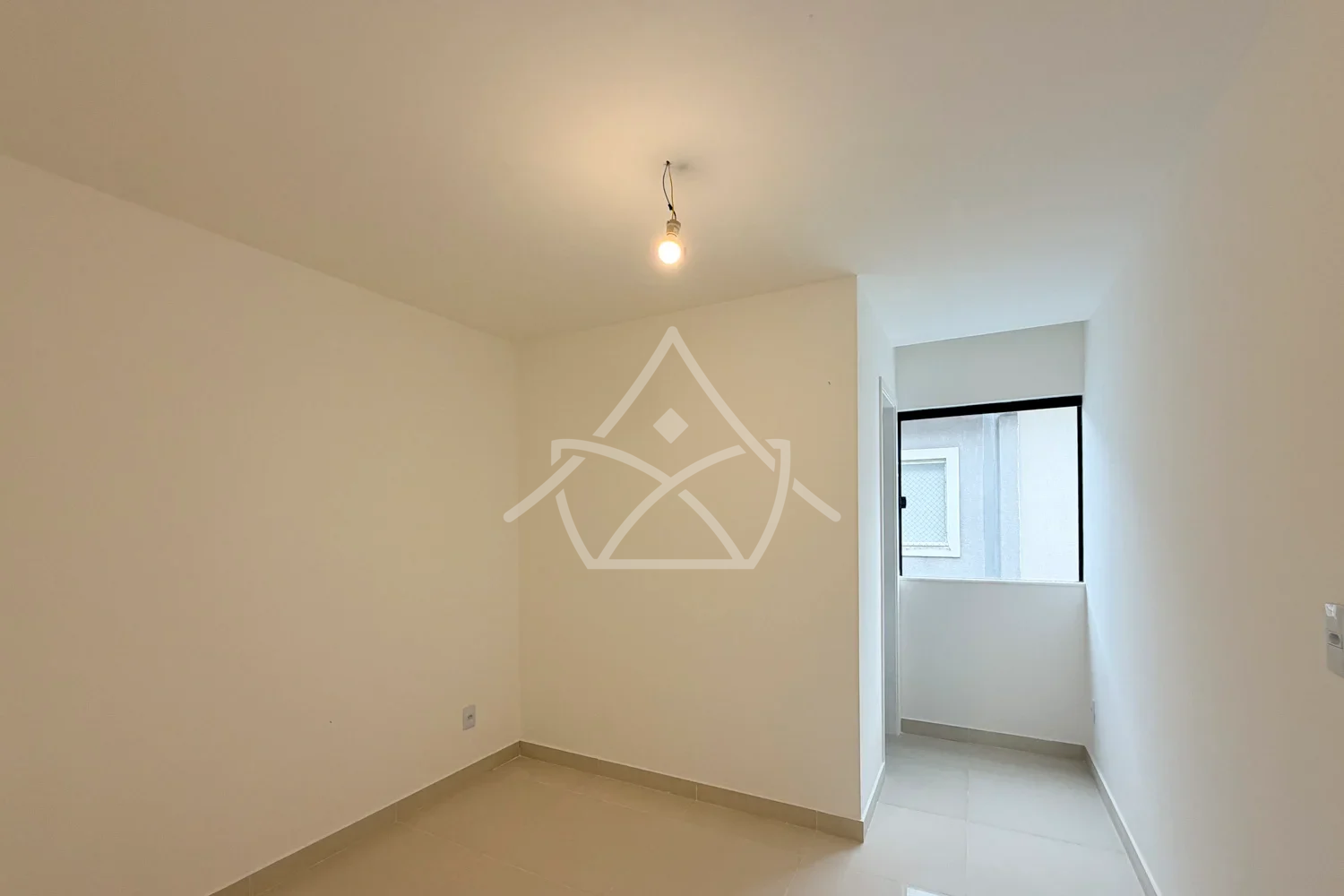 Casa Contemporânea Duplex à Venda com 3 Suítes, Piscina e Espaço Gourmet