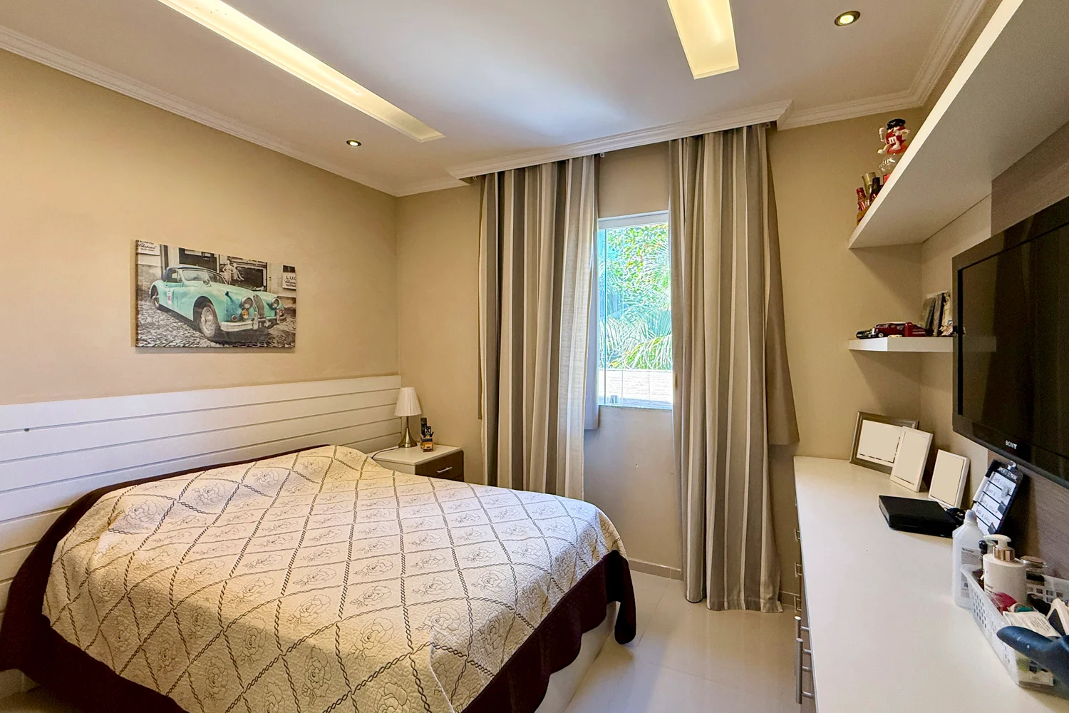 Casa à Venda Com Piscina - Recreio dos Bandeirantes, RJ