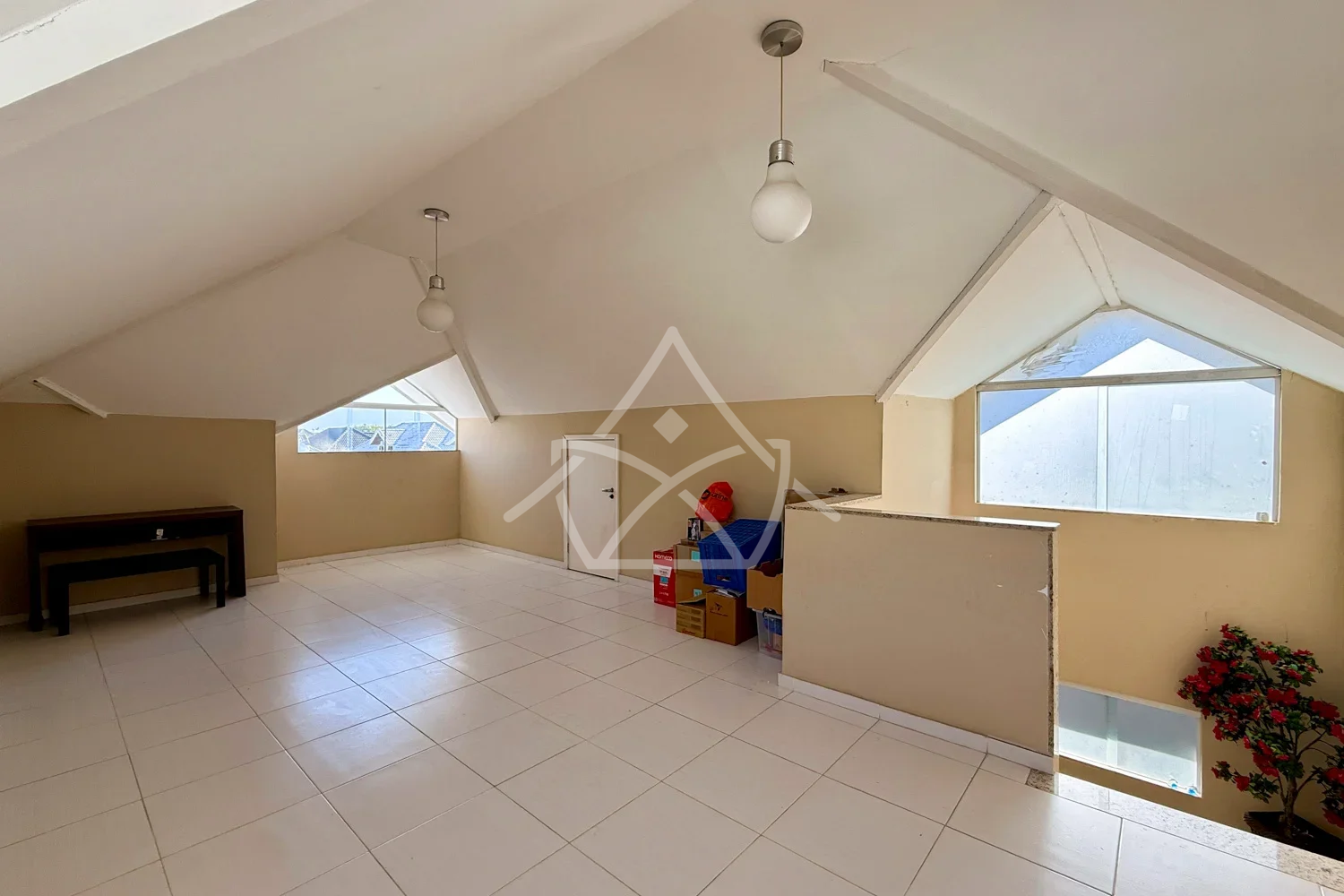 Casa à Venda Com Piscina - Recreio dos Bandeirantes, RJ