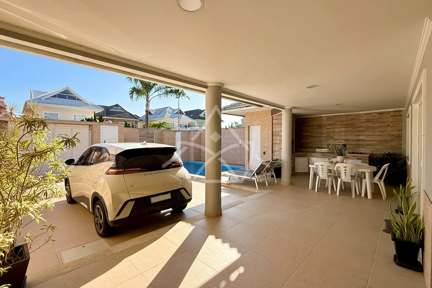 Casa à Venda Com Piscina - Recreio dos Bandeirantes, RJ