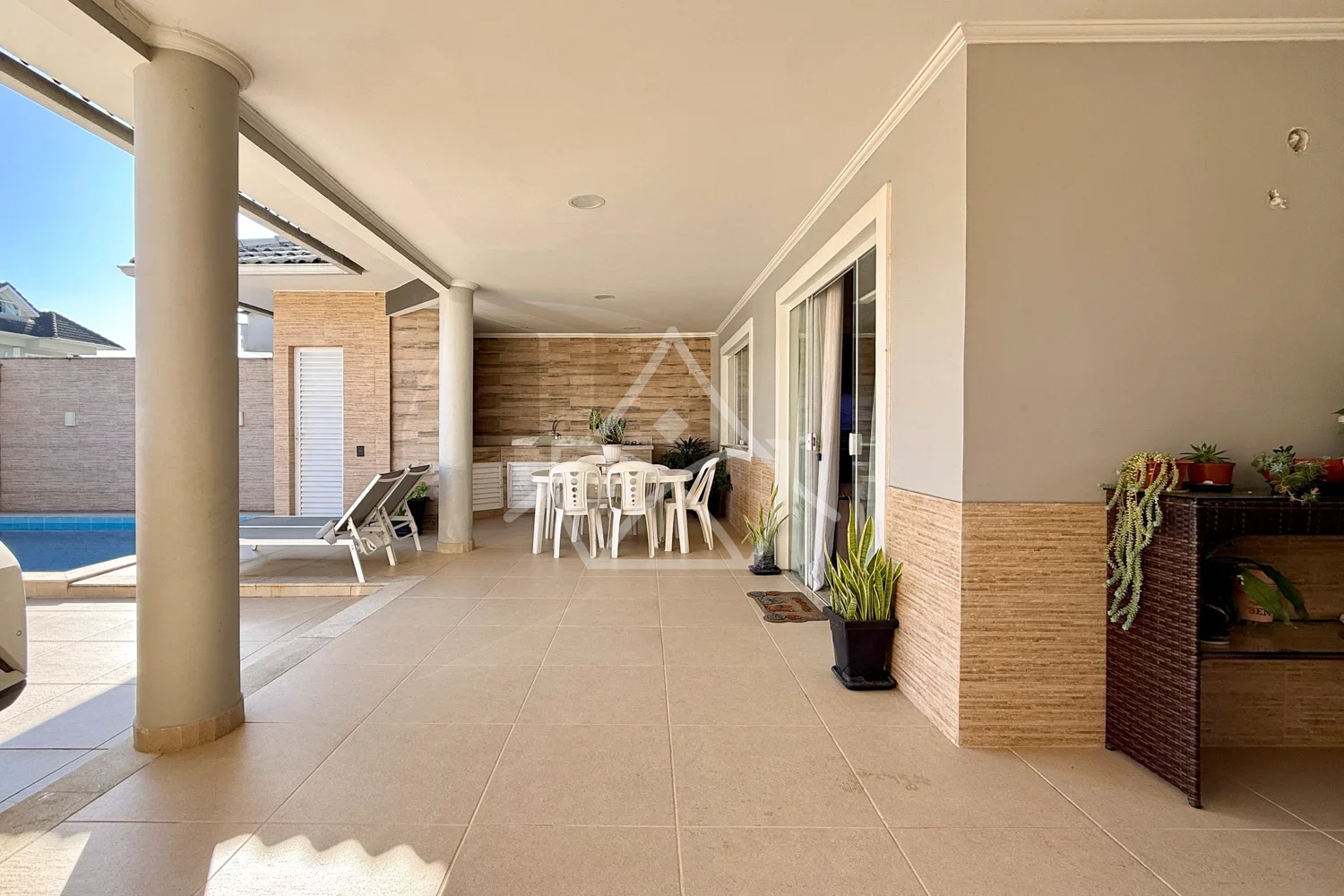 Casa à Venda Com Piscina - Recreio dos Bandeirantes, RJ