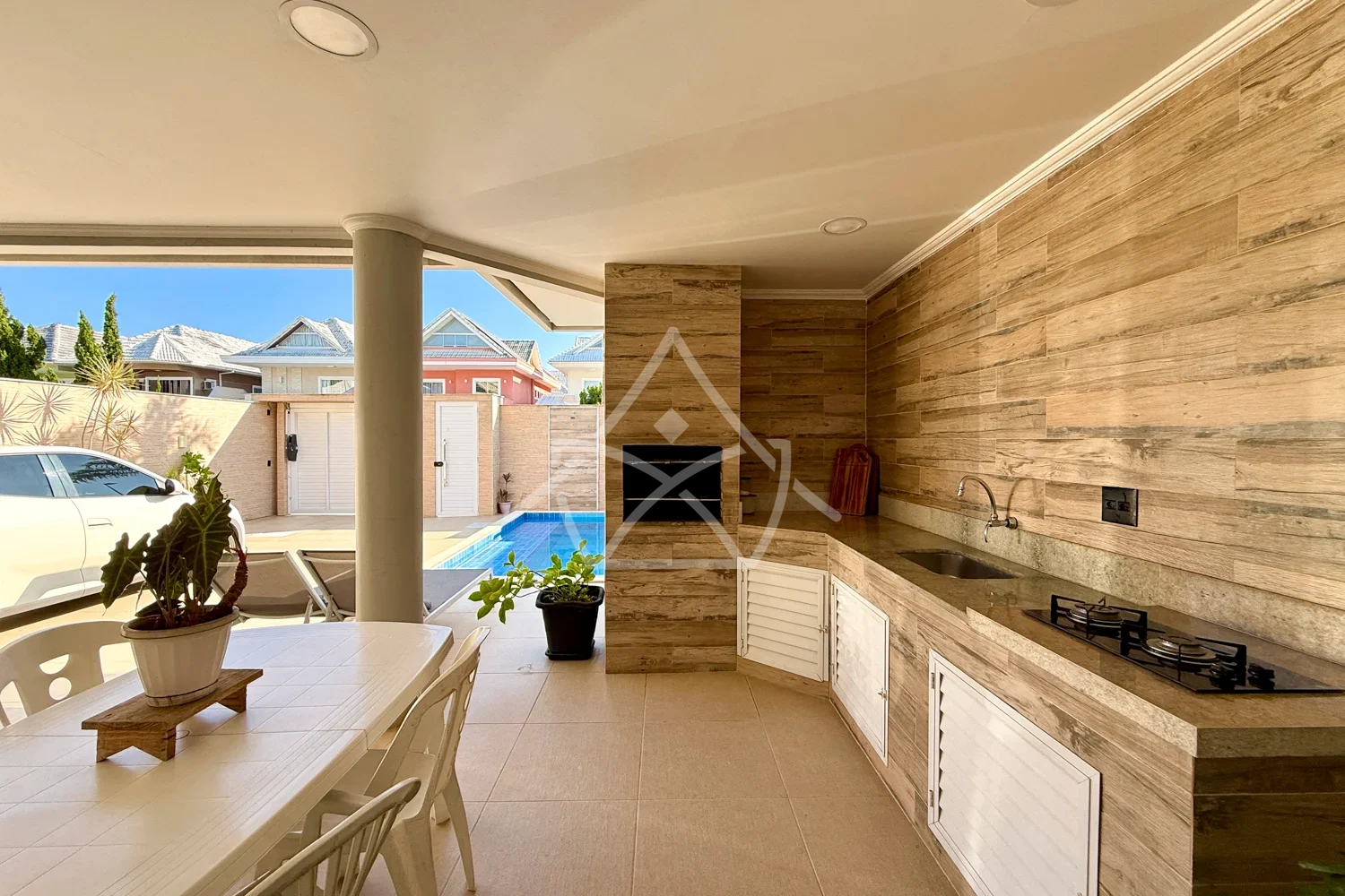Casa à Venda Com Piscina - Recreio dos Bandeirantes, RJ