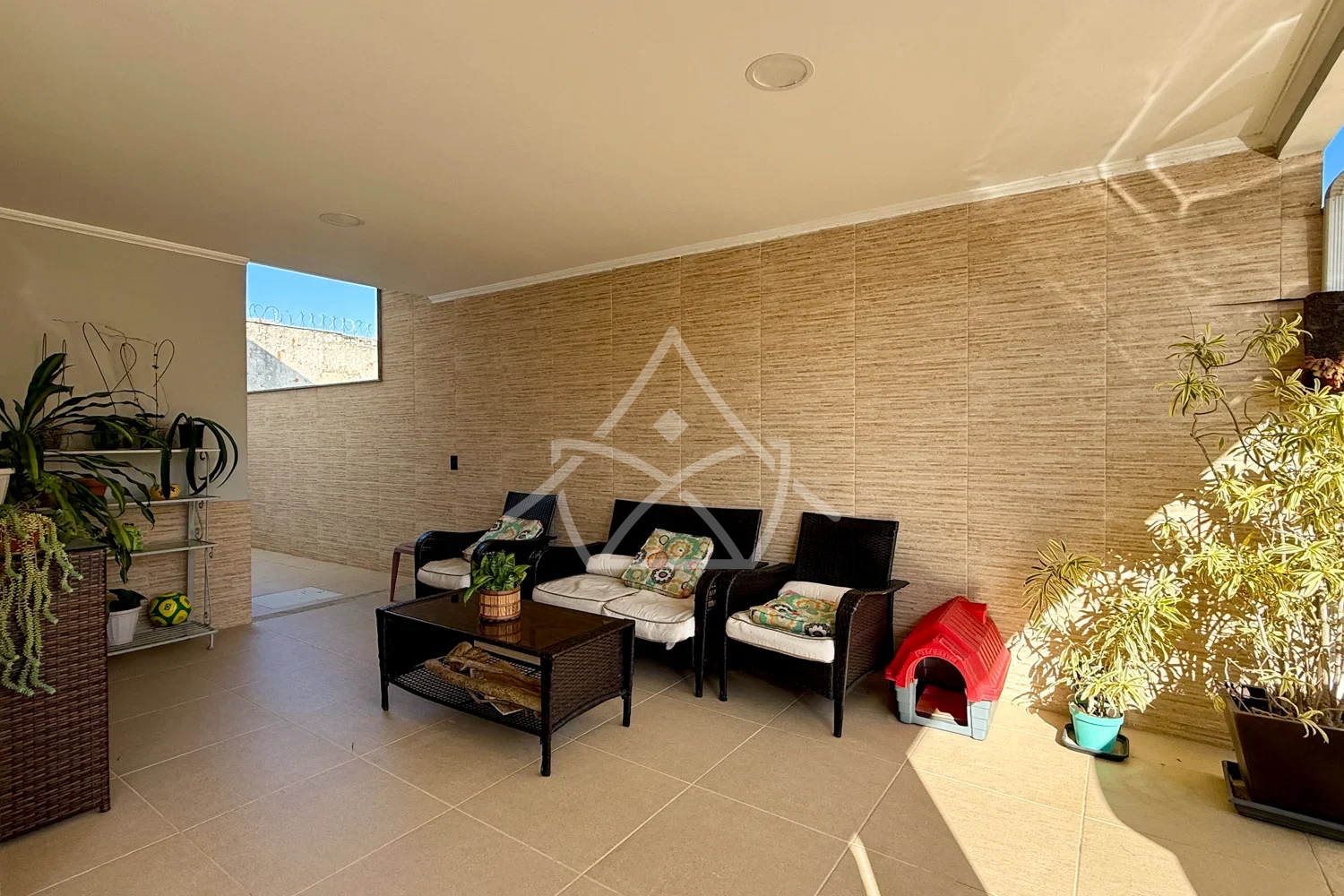 Casa à Venda Com Piscina - Recreio dos Bandeirantes, RJ