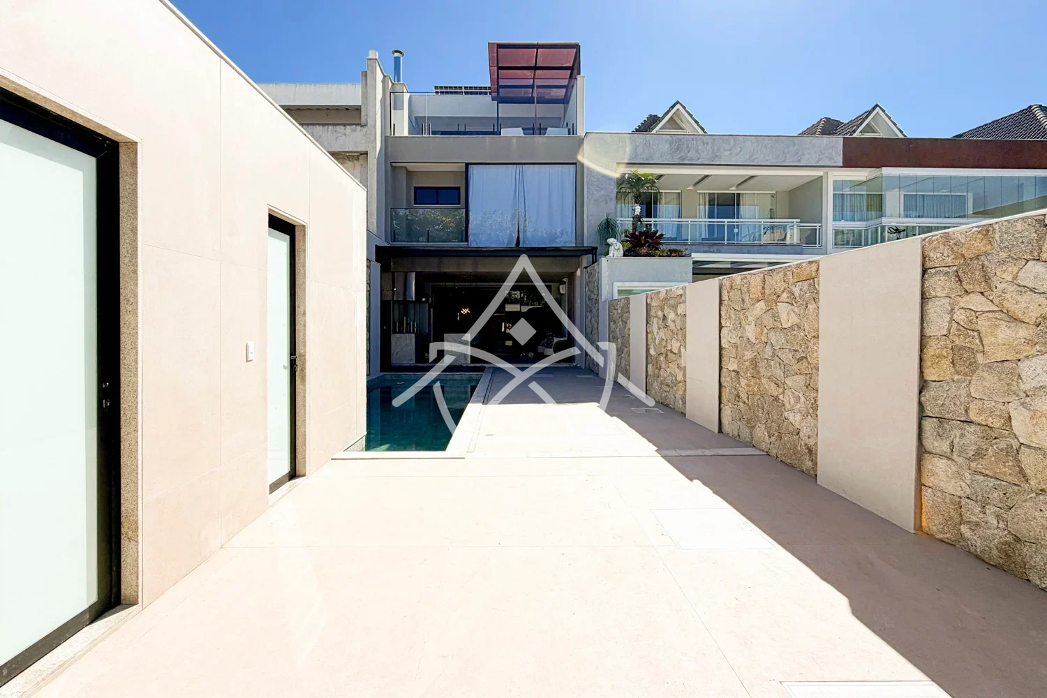 Casa Contemporânea Porteira Fechada - Barra da Tijuca, RJ