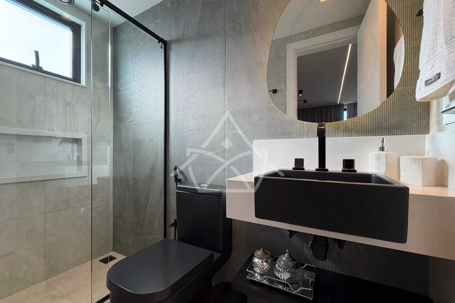 Casa Triplex à Venda com 6 Suítes