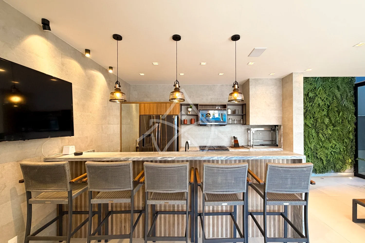 Casa Triplex à Venda com 6 Suítes