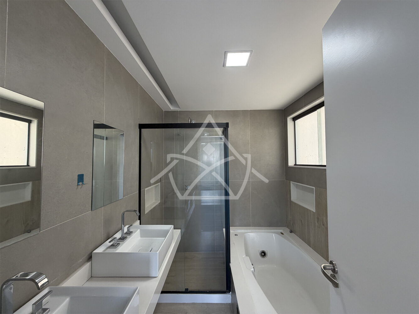 Casa com 3 Suítes, Varandas e Espaço Gourmet Completo