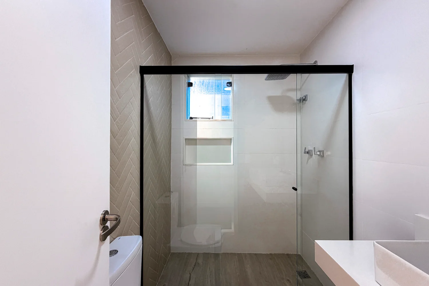 Casa Triplex à Venda com 3 Suítes, Piscina, Sauna e Espaço Gourmet