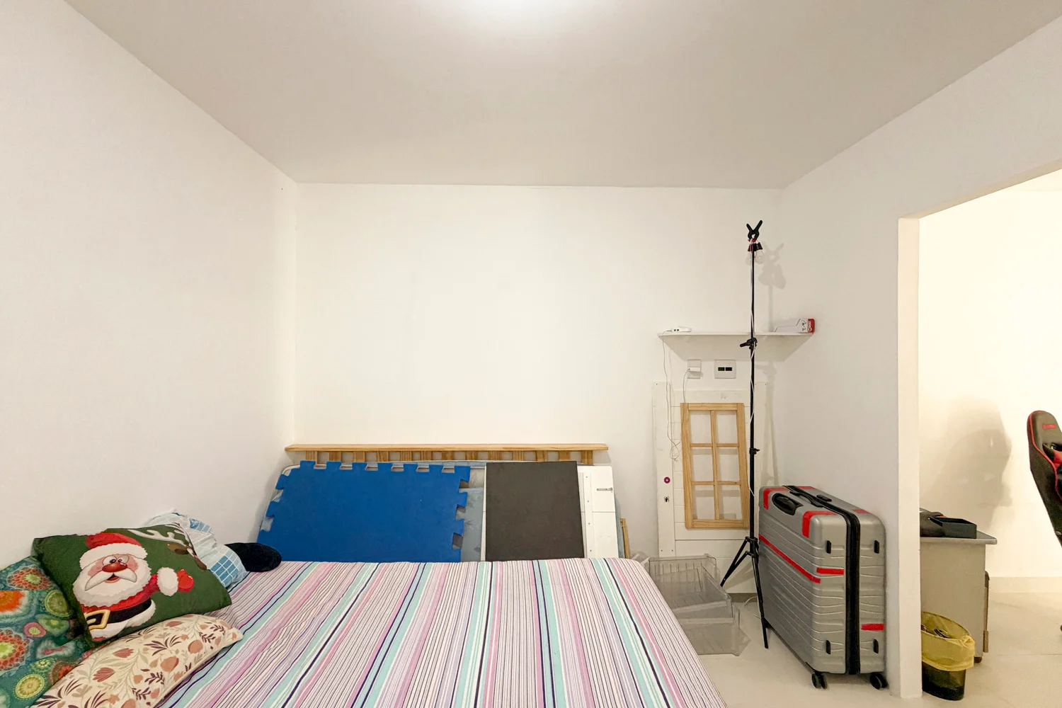 Casa à Venda com 3 Suítes, Pé-Direito Duplo, Piscina e Espaço Gourmet