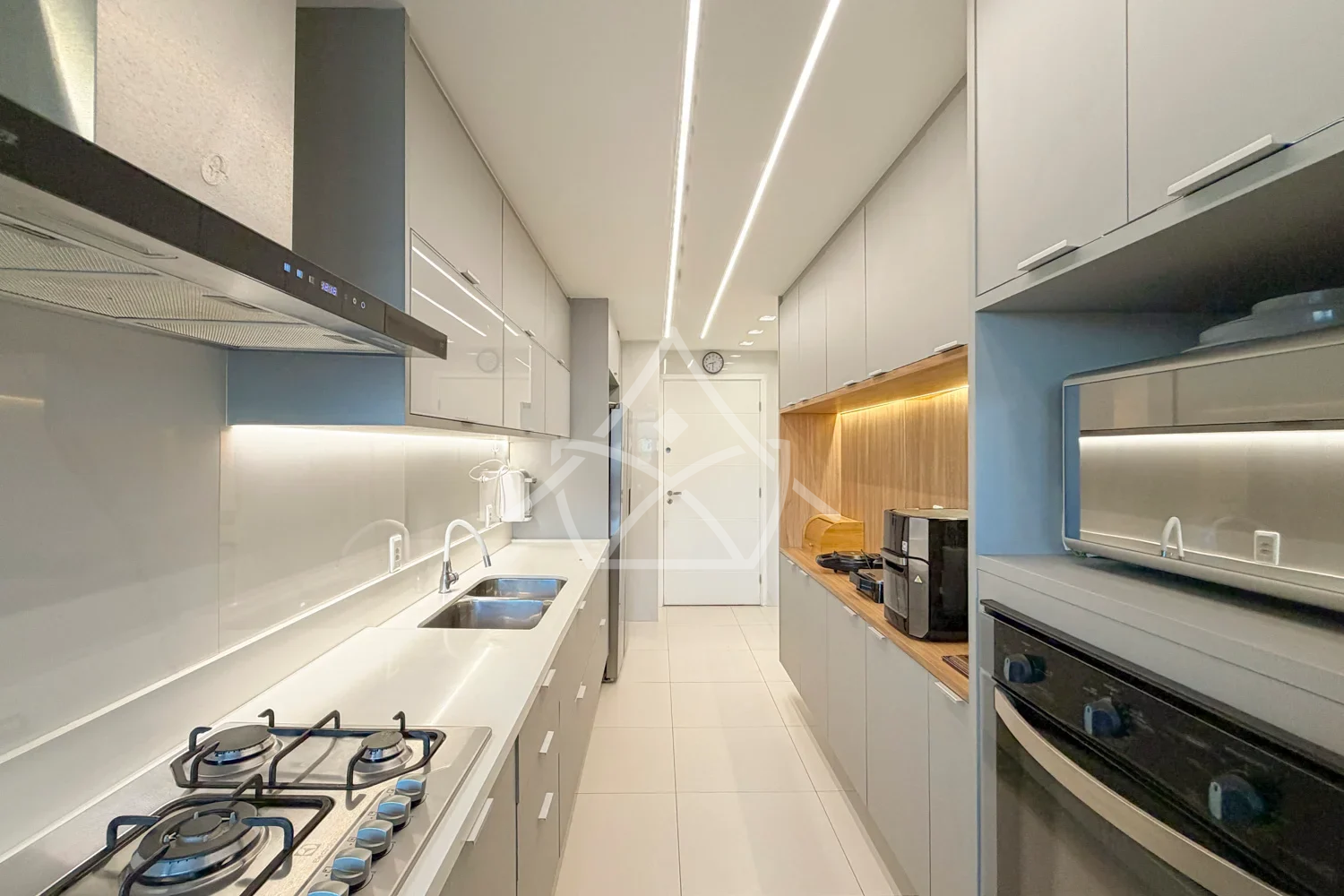 Cobertura Duplex à Venda com 4 Suítes