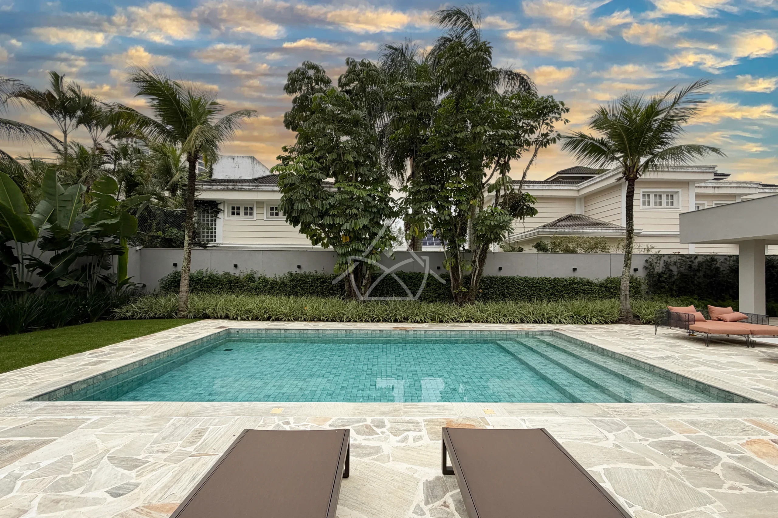 Mansão Triplex à Venda na Barra da Tijuca