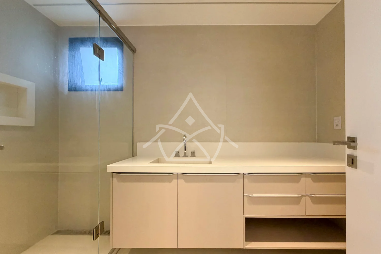 Mansão Triplex à Venda na Barra da Tijuca