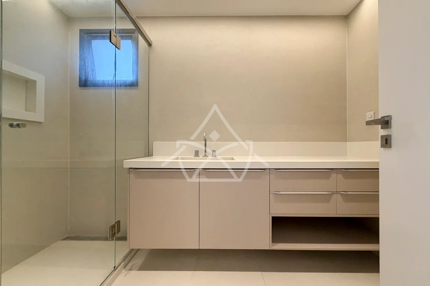 Mansão Triplex à Venda na Barra da Tijuca