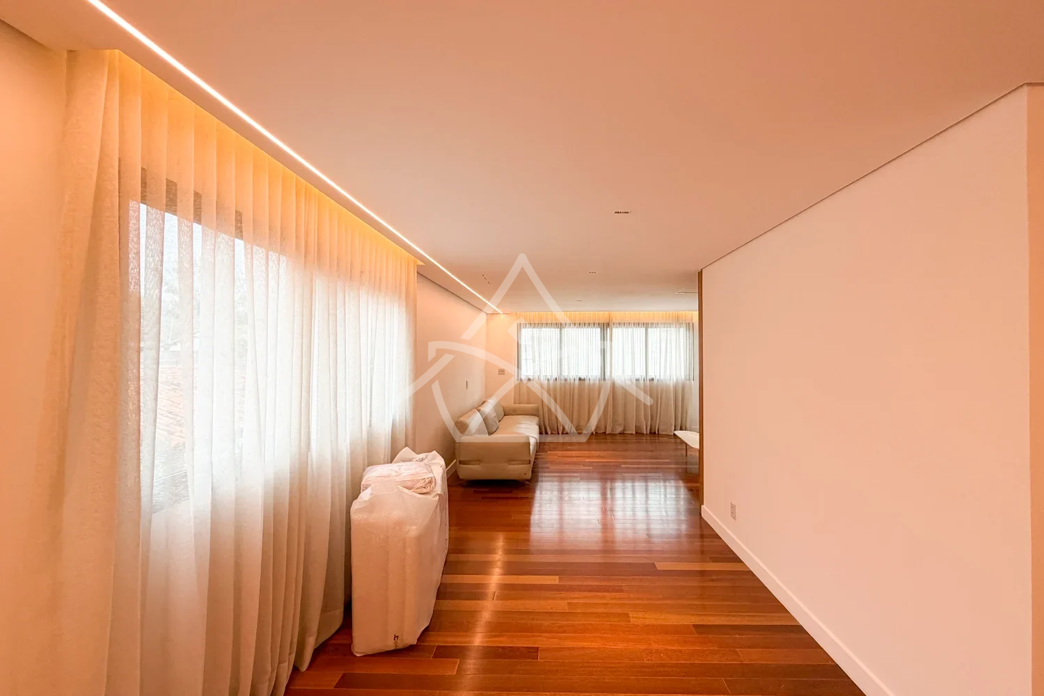 Mansão Triplex à Venda na Barra da Tijuca