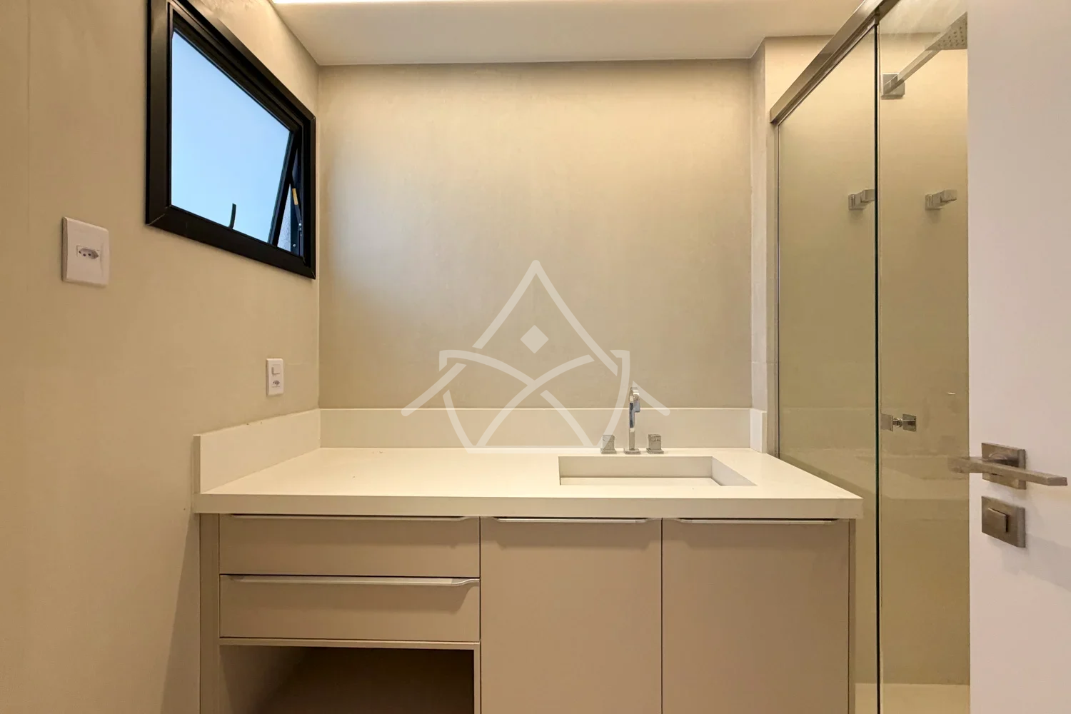 Mansão Triplex à Venda na Barra da Tijuca