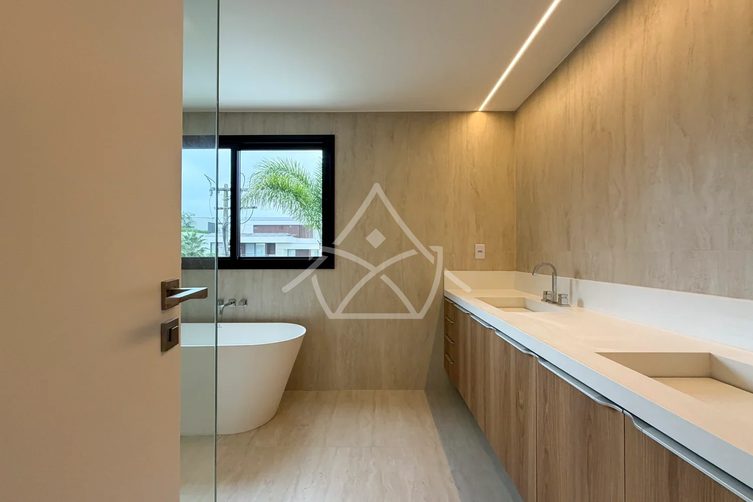 Mansão Triplex à Venda na Barra da Tijuca