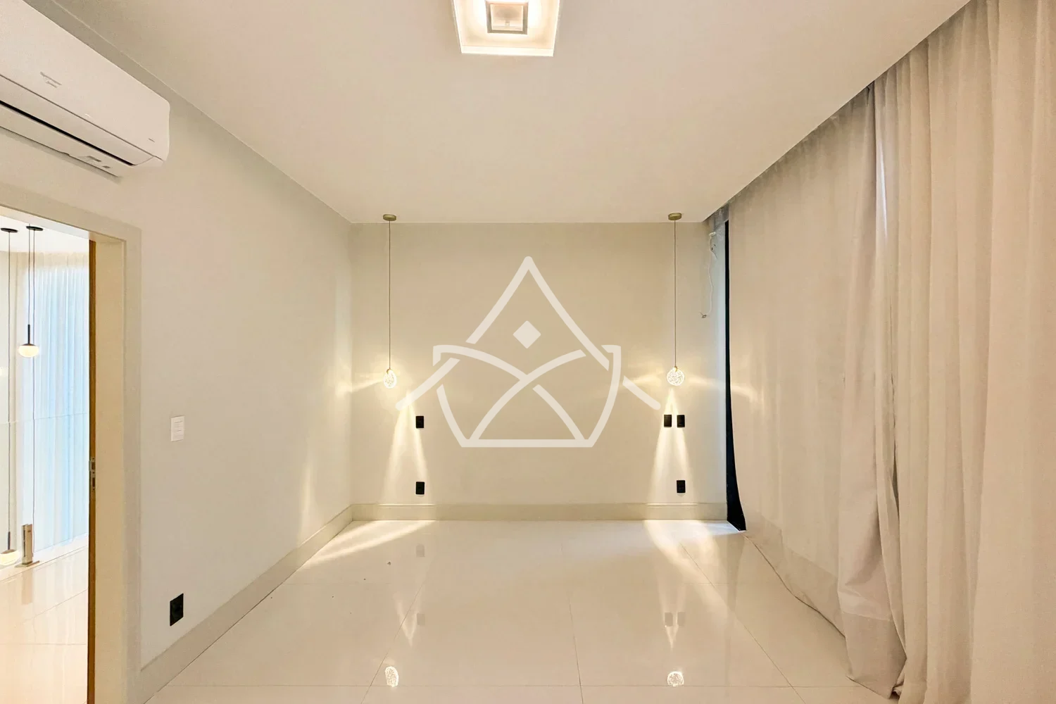 Casa à Venda Triplex - Recreio dos Bandeirantes, RJ