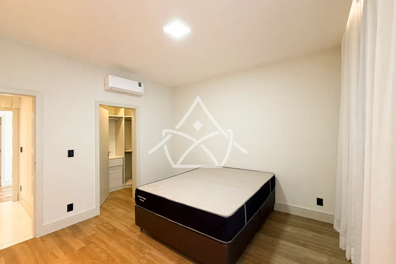 Casa à Venda Triplex - Recreio dos Bandeirantes, RJ