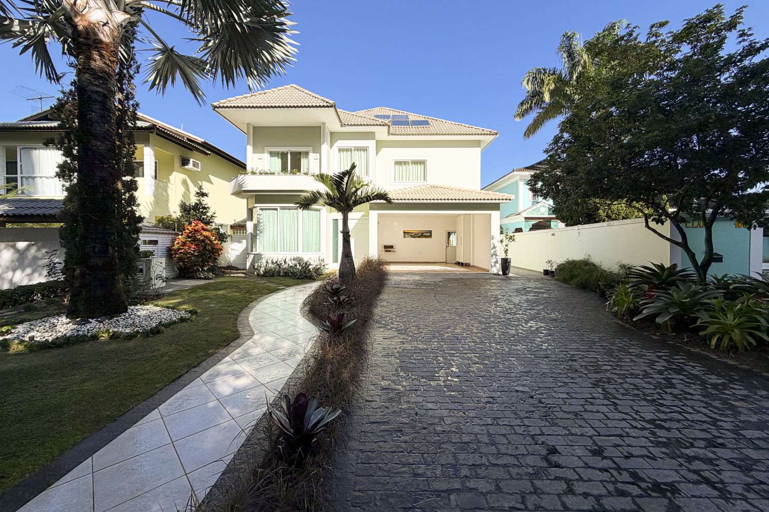 Casa Triplex na Barra da Tijuca - Condomínio Crystal Lake