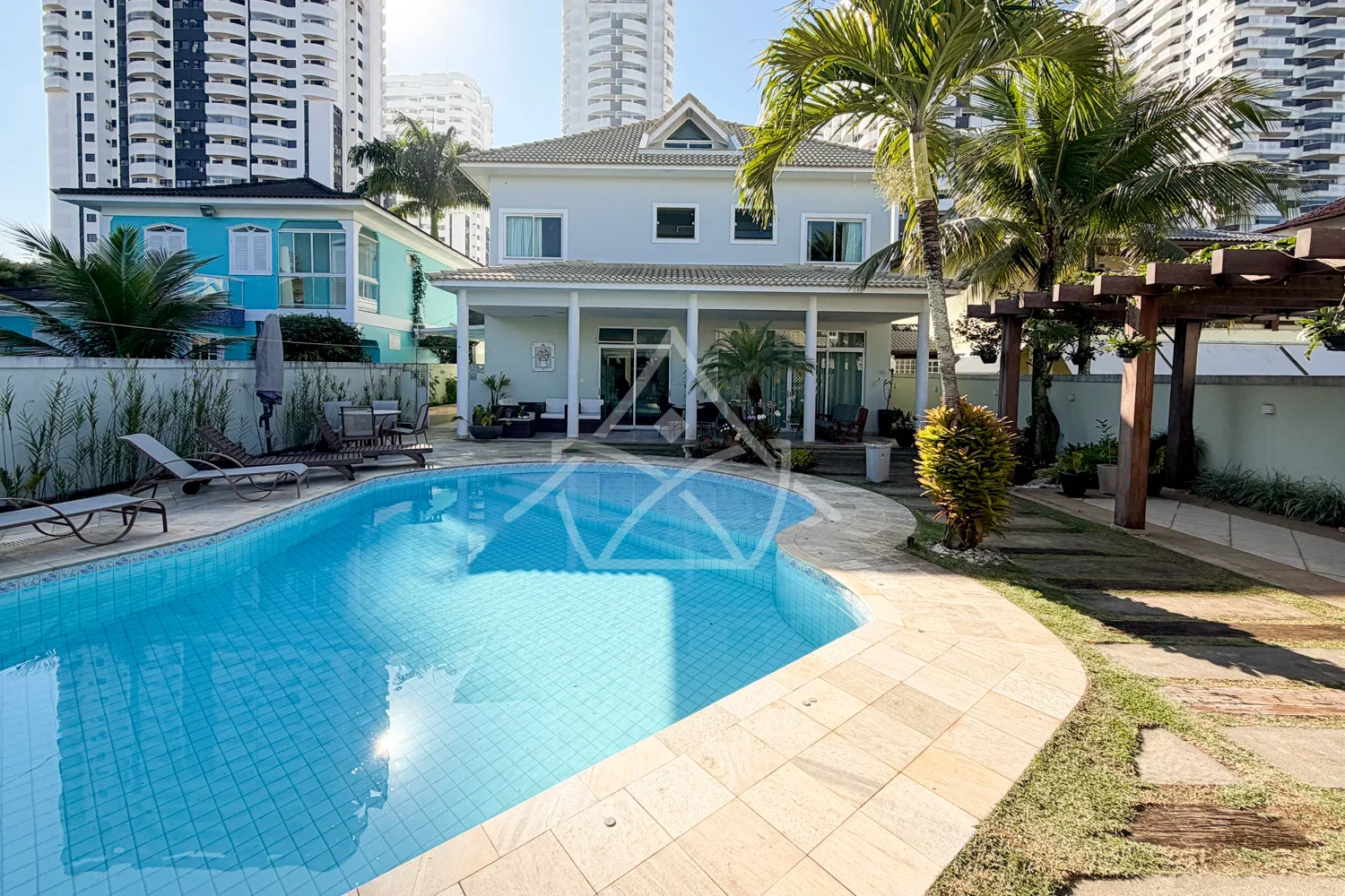 Casa Triplex na Barra da Tijuca - Condomínio Crystal Lake