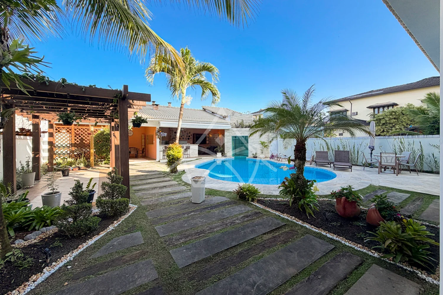 Casa Triplex na Barra da Tijuca - Condomínio Crystal Lake