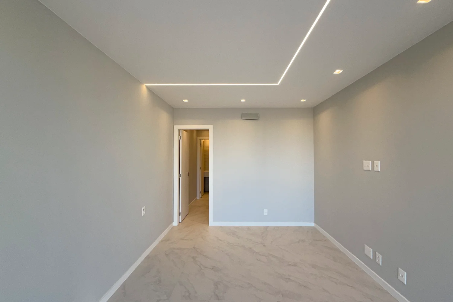 Casa Triplex Contemporânea - Recreio dos Bandeirantes, RJ