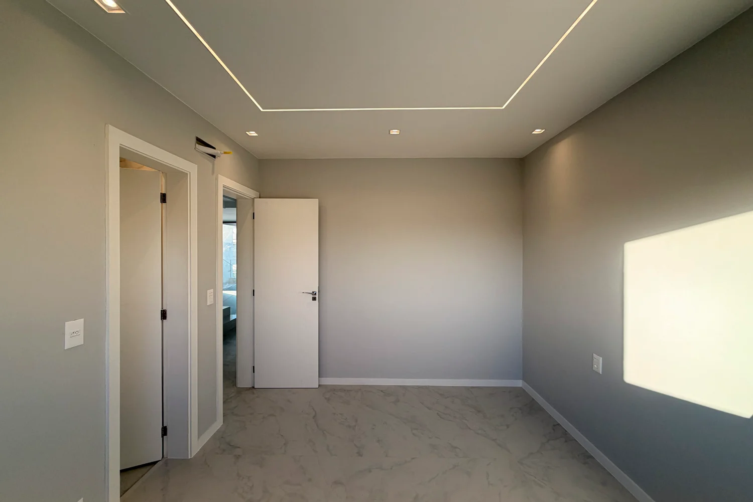 Casa Triplex Contemporânea - Recreio dos Bandeirantes, RJ