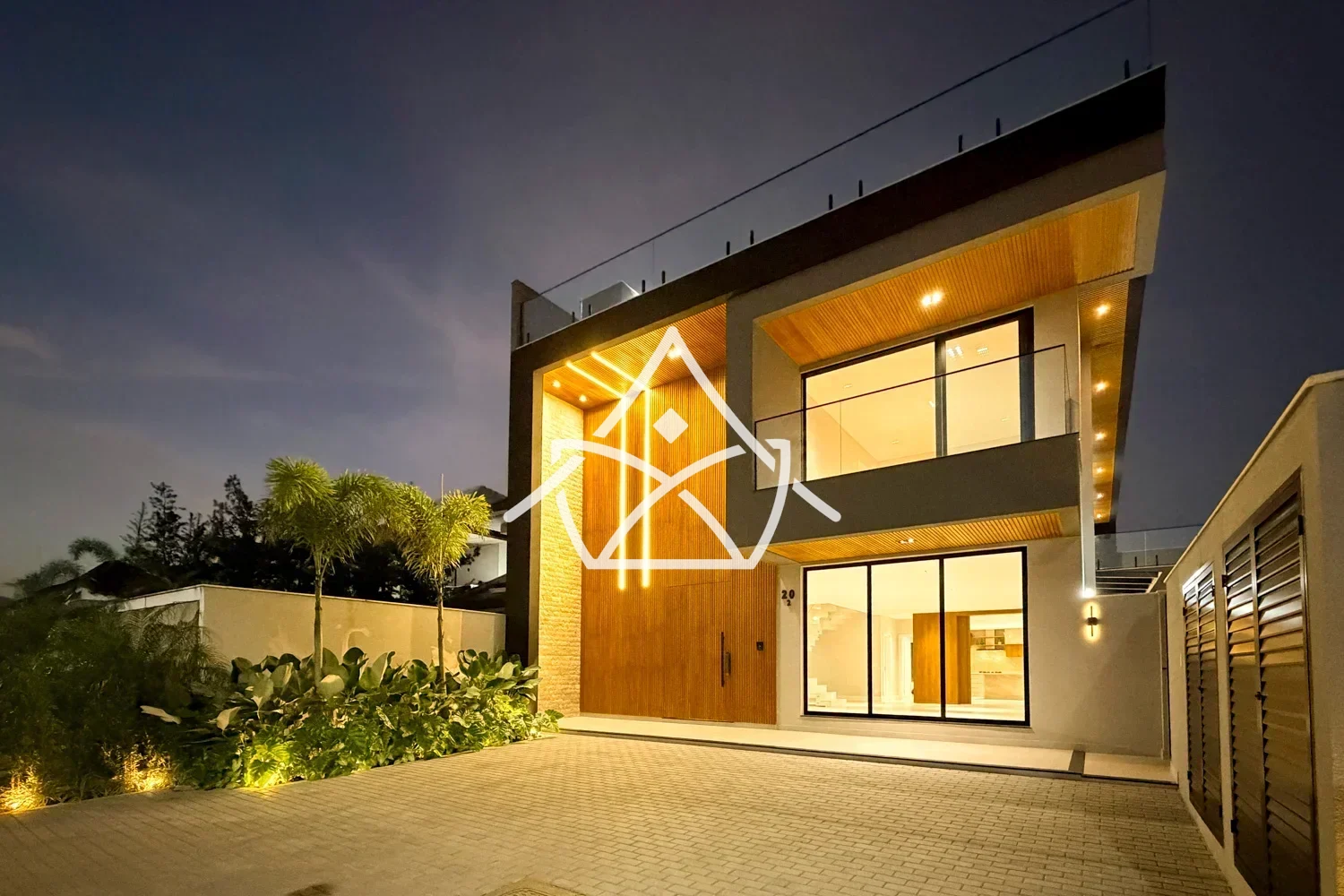 Casa Contemporânea de Esquina - Recreio dos Bandeirantes, RJ