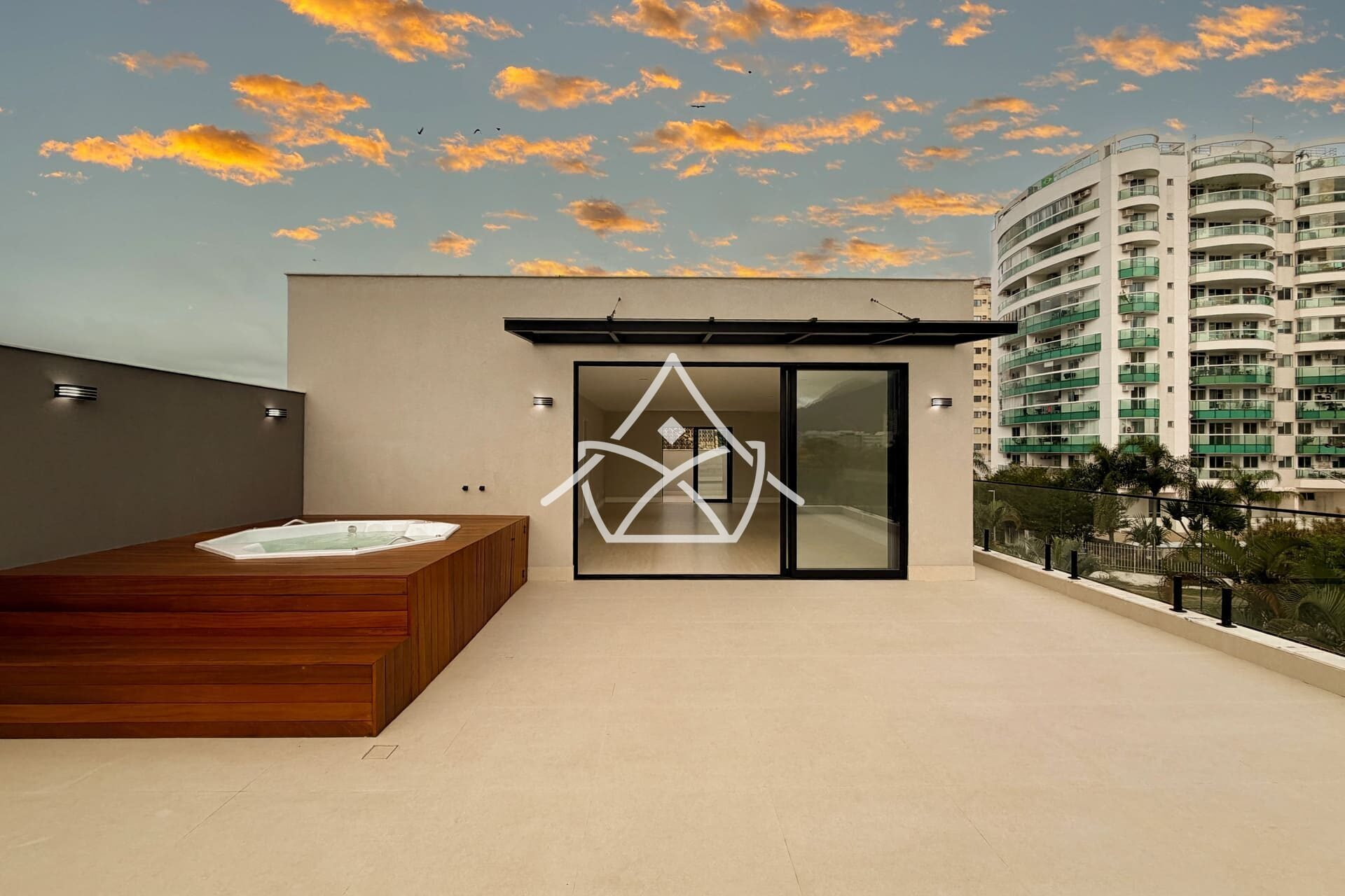 Casa Contemporânea de Esquina - Recreio dos Bandeirantes, RJ