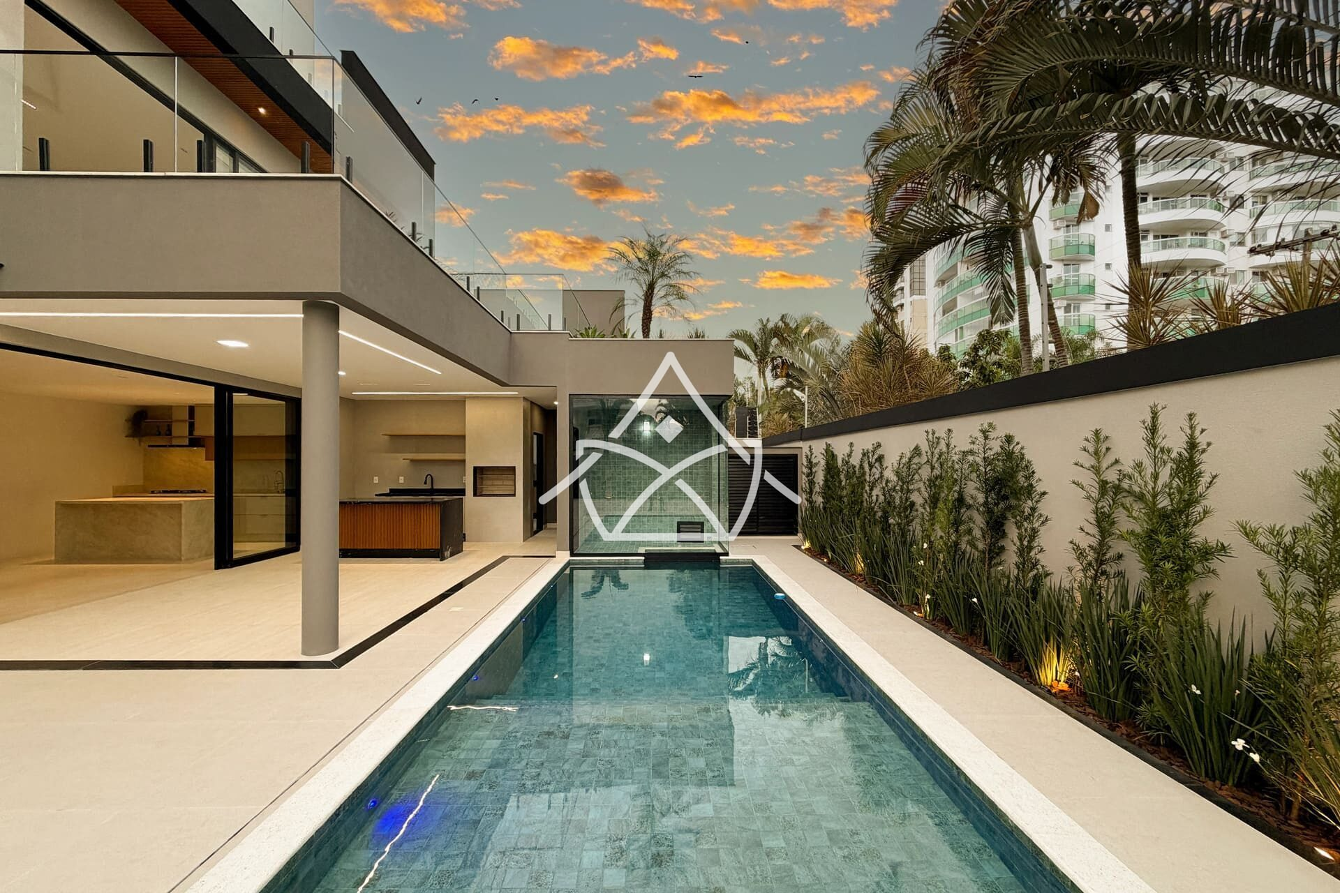 Casa Contemporânea de Esquina - Recreio dos Bandeirantes, RJ